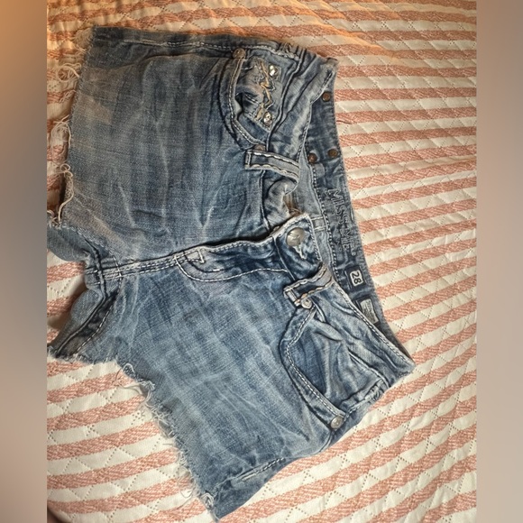 Miss Me Shorts - Picture 2 of 2